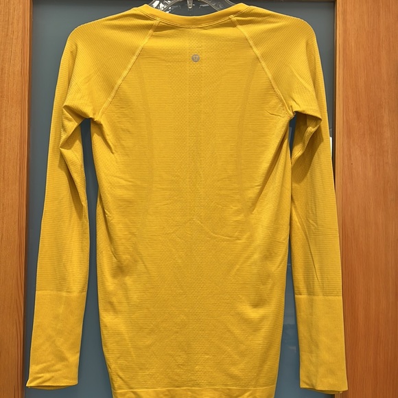 EUC Swiftly Tech Long Sleeve Size 6 - Picture 3 of 4